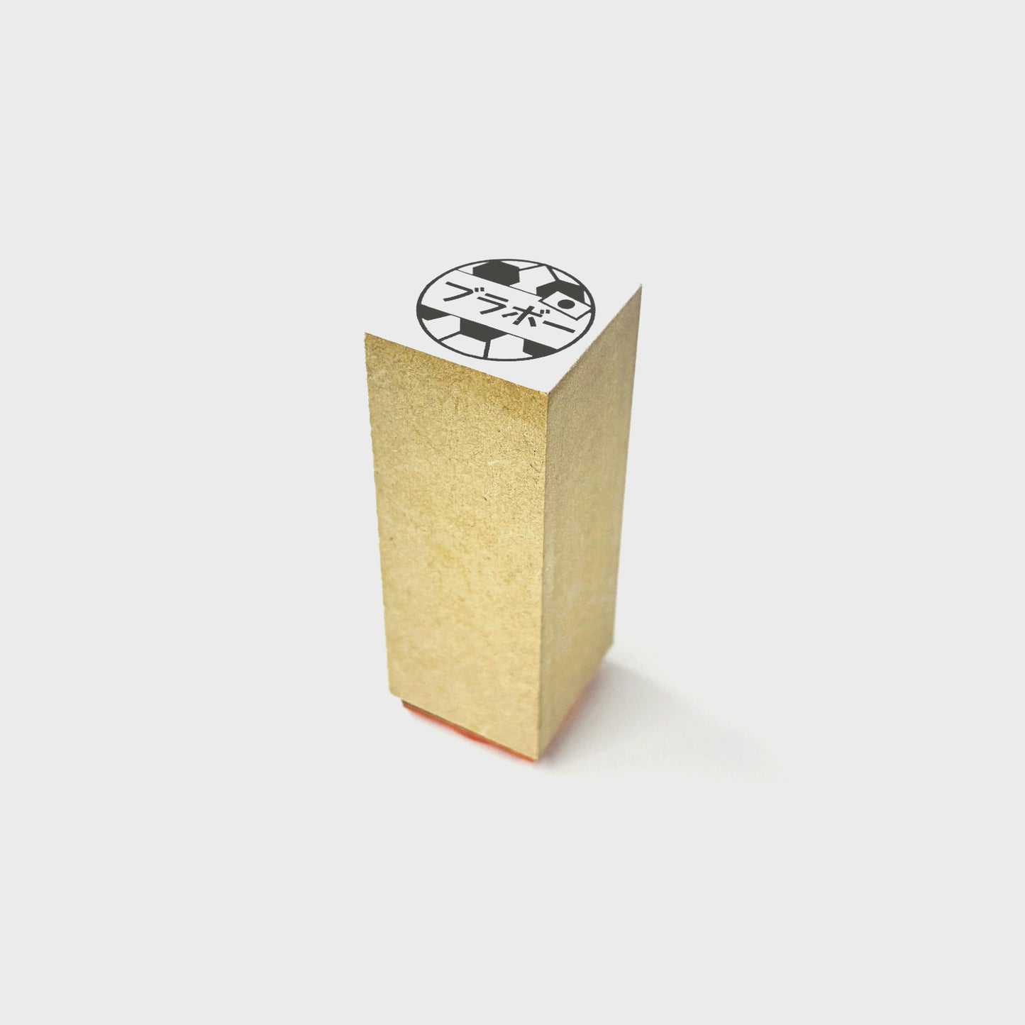 １６. 完成品　(台木ＭＤＦ)台木サイズ縦２２.５ｍｍ×横２２ｍｍ×高さ５８ｍｍ丈 見出し白箔 印面サイズ１９mm×１９mm以下 同じデザイン１種類 １０個 ※合計３０個から注文可