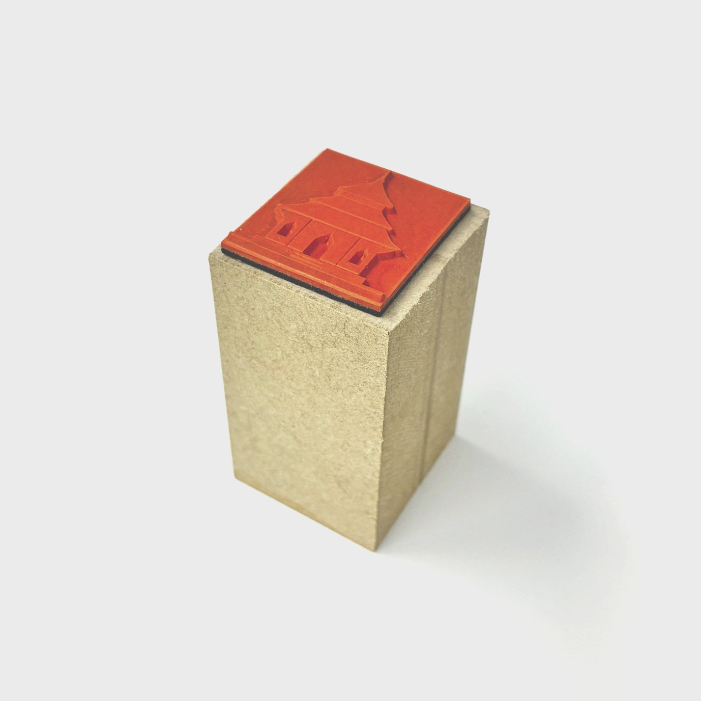 ２０. 完成品　(台木ＭＤＦ)台木サイズ縦３０ｍｍ×横３０ｍｍ×高さ５８ｍｍ丈 見出し白箔 印面サイズ２７mm×２７mm以下 同じデザイン１種類 １０個 ※合計３０個から注文可