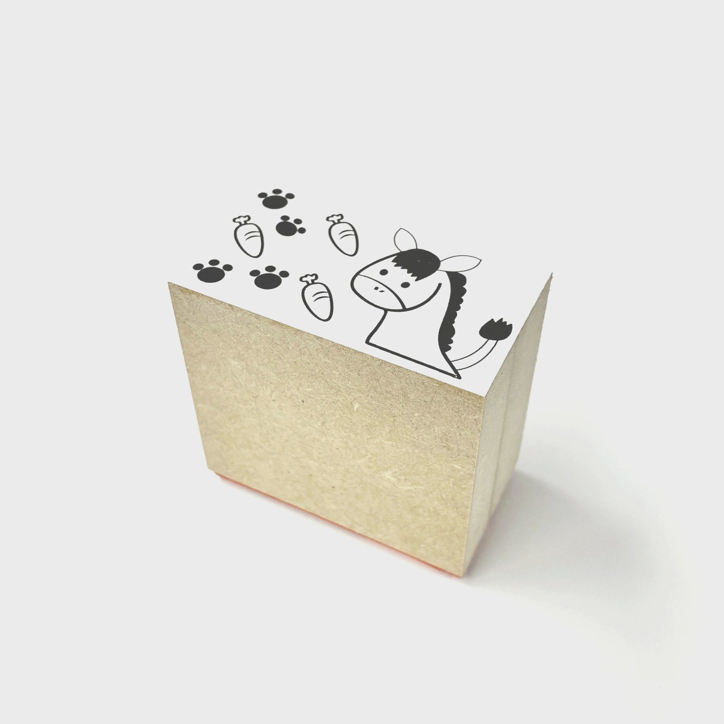 ２３. 完成品　(台木ＭＤＦ)台木サイズ縦３３ｍｍ×横６２ｍｍ×高さ５８ｍｍ丈 見出し白箔 印面サイズ３０mm×５９mm以下 同じデザイン１種類 １０個 ※合計３０個から注文可