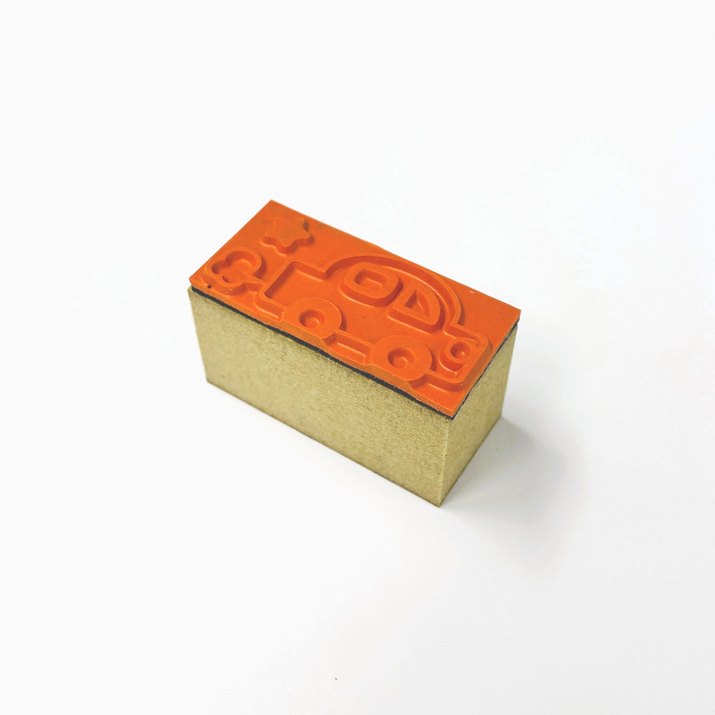 ６ . 完成品　(台木ＭＤＦ)台木サイズ縦２２ｍｍ×横４２ｍｍ×高さ２１ｍｍ丈 見出し無地 印面サイズ１９mm×３９mm以下 同じデザイン１種類 １０個 ※合計３０個から注文可