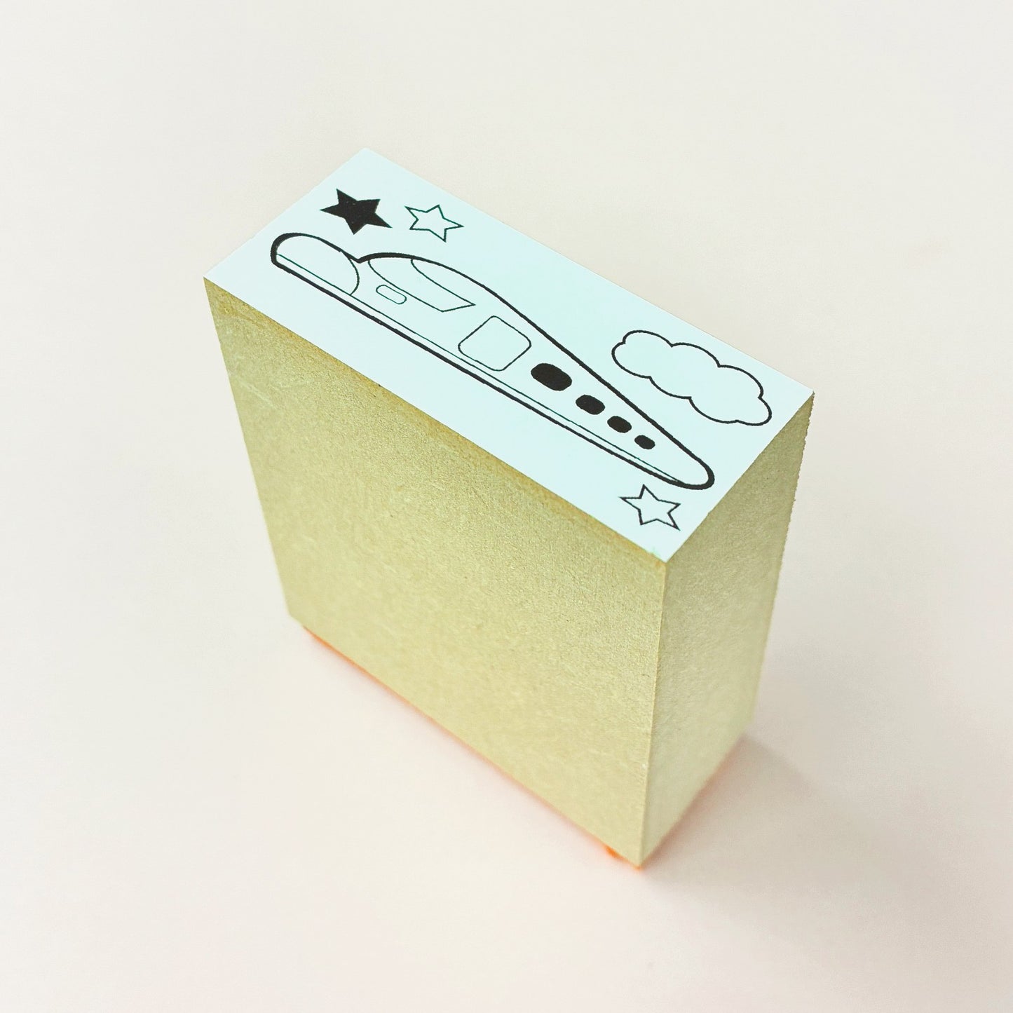 １９. 完成品　(台木ＭＤＦ)台木サイズ縦２２.５ｍｍ×横５２ｍｍ×高さ５８ｍｍ丈 見出し白箔 印面サイズ１９mm×４９mm以下 同じデザイン１種類 １０個 ※合計３０個から注文可